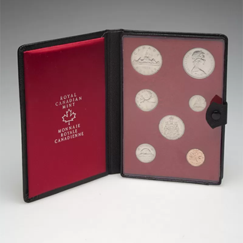1972 Canada Double Dollar Prestige Set - Voyageur-excellant condition